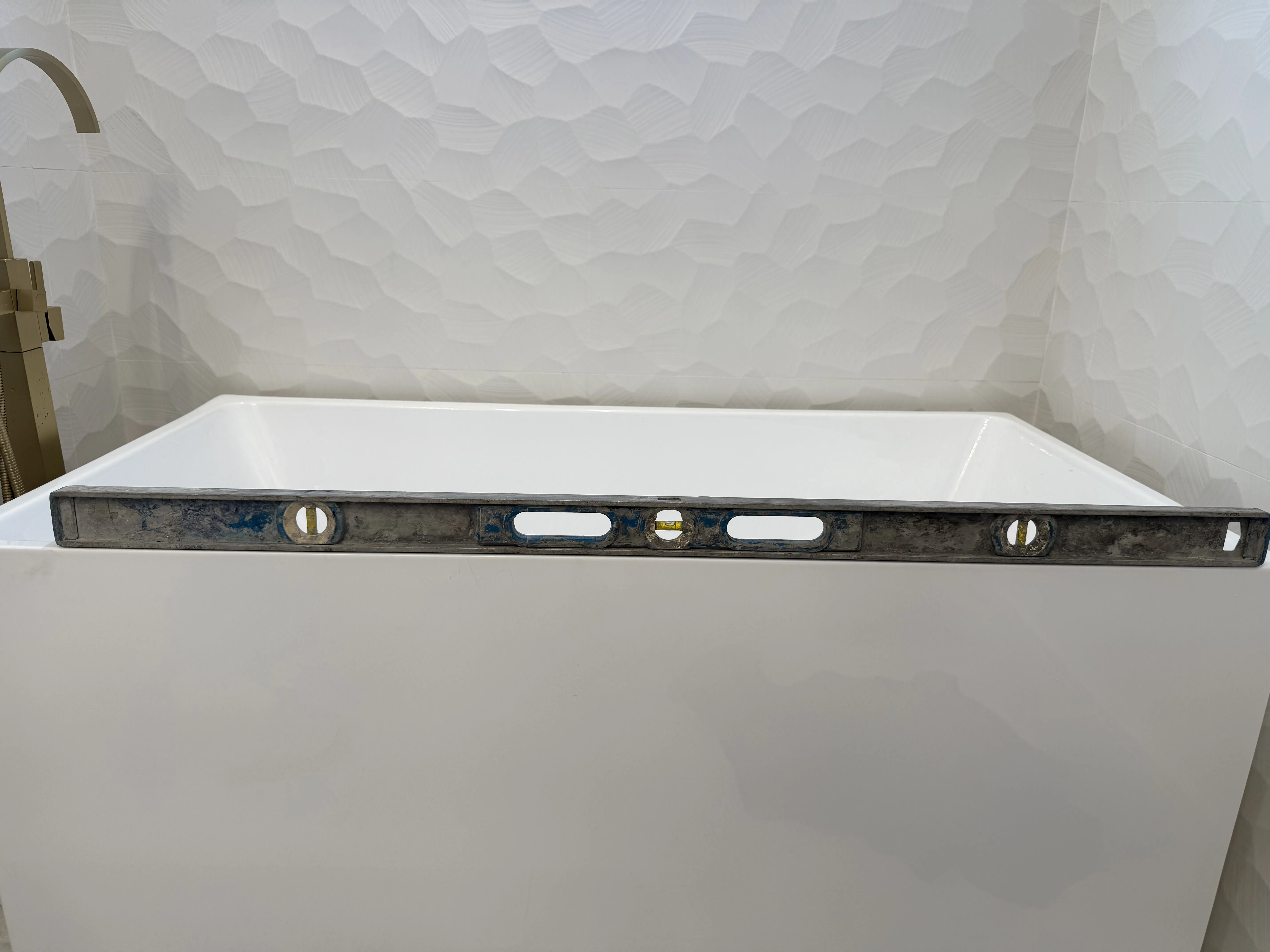 Broken Sound Bathroom image